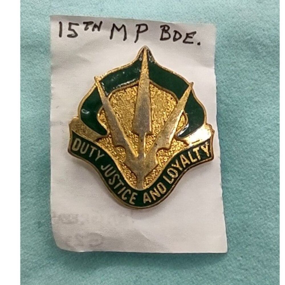 15th Military Police Brigade Distinctive Unit Insignia Vintage Pin G23 Ira Green